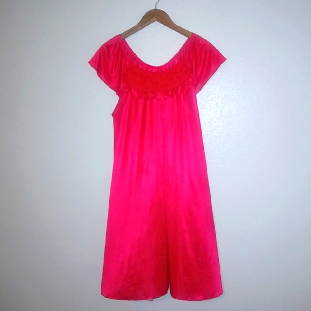 Beautiful XL Red Roses Nightgown Plus